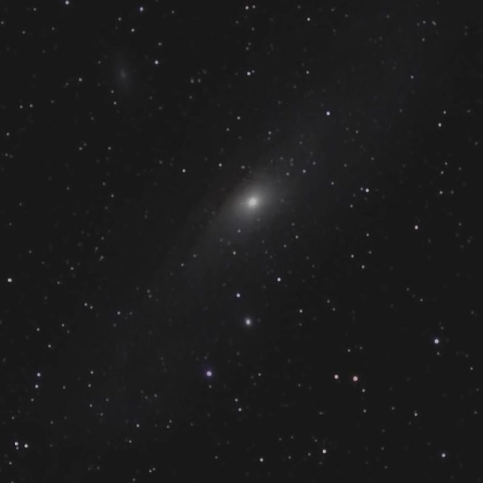 Галактика М 31. Примерный вид в окуляр 26 мм